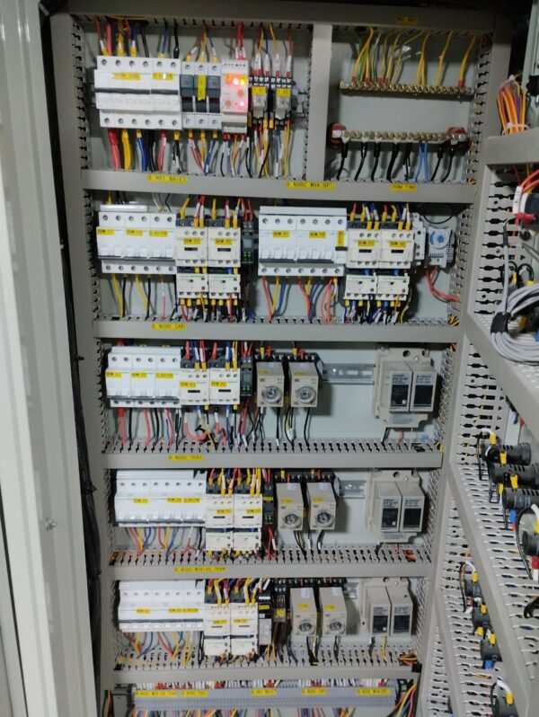 Tủ điều khiển quạt - Cơ Điện OMETCO - Công Ty TNHH Kỹ Thuật Cơ Điện Đại Dương